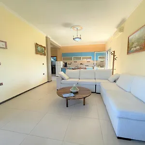 Licenji Apartment